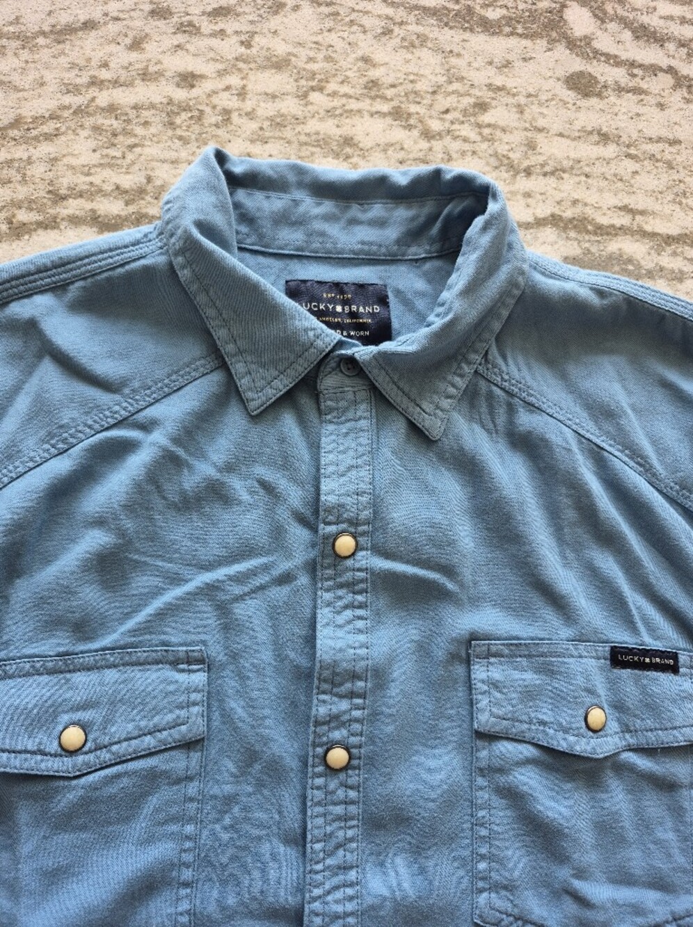 Lucky Brand Men's Washed & Worn Shirt New Size Medium - Picture 2 of 3